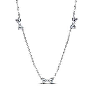 Colier cu lanț și elemente fundă 