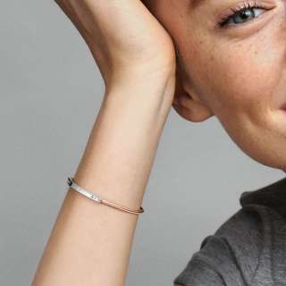 Двухцветный браслет бэнгл Pandora Signature I-D паве