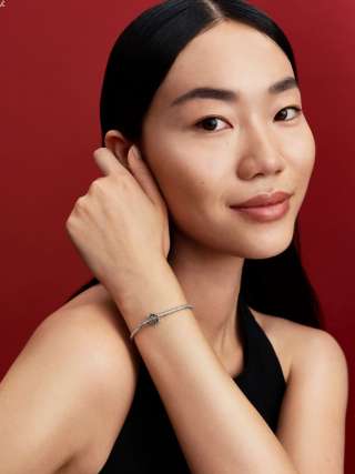 Talisman cu cal și structură dantelată 