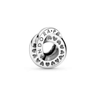 Talisman tip distanțier cu logo și inimioare