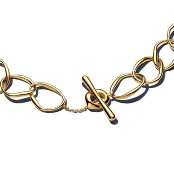 Органично оформленный браслет с кольцами 