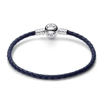 Синий плетеный кожаный браслет Pandora Moments с круглой застежкой 