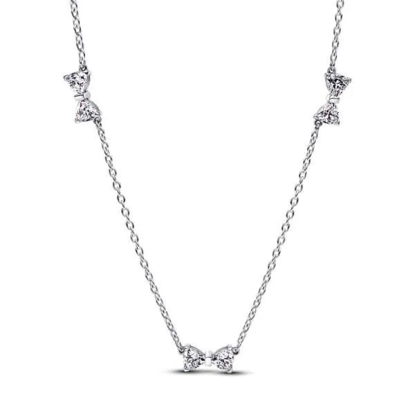 Colier cu lanț și elemente fundă 