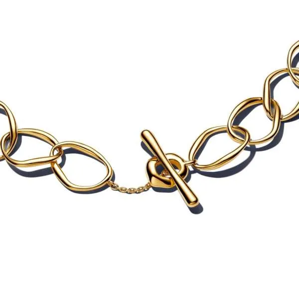 Органично оформленный браслет с кольцами 