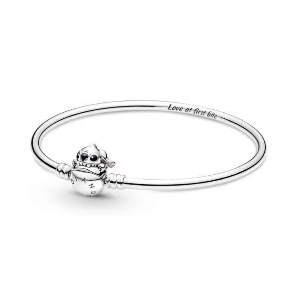 Brățară fixă cu închizătoare Pandora Moments cu Stitch de la Disney