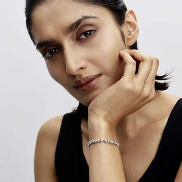 Brățară cu lanț și fundă 