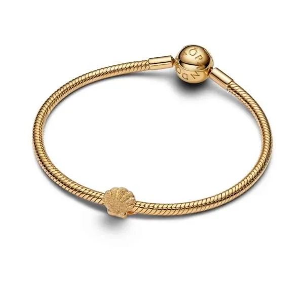 Mini talisman cu scoică texturată