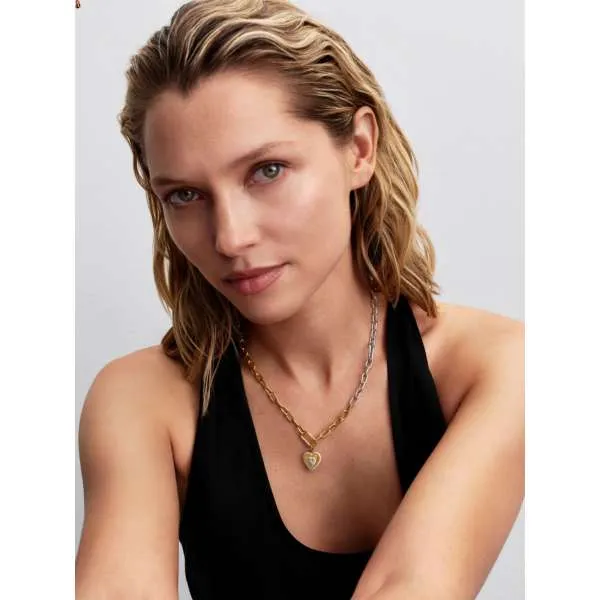 Talisman cu medalion cu inimă albă strălucitoare 