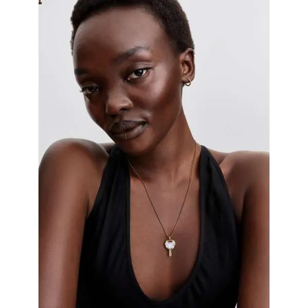 Mini talisman cu fluture 