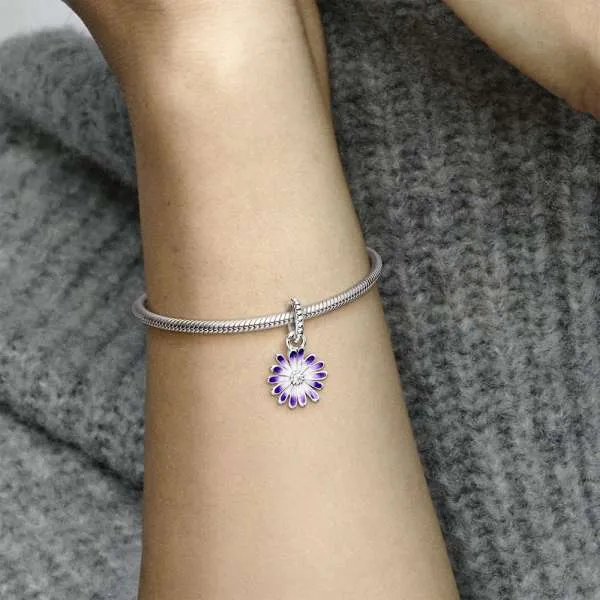 Talisman de tip pandantiv margaretă violet