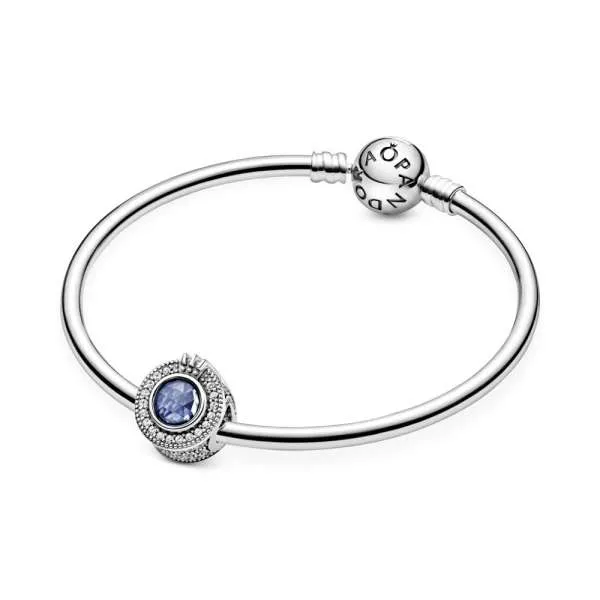 Talisman albastru O cu coroană strălucitoare