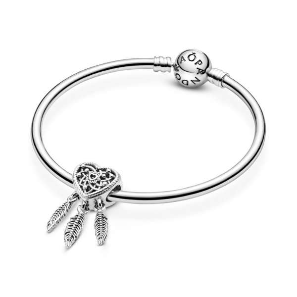 Talisman de tip dreamcatcher cu trei pene și inimioară cu structură dantelată