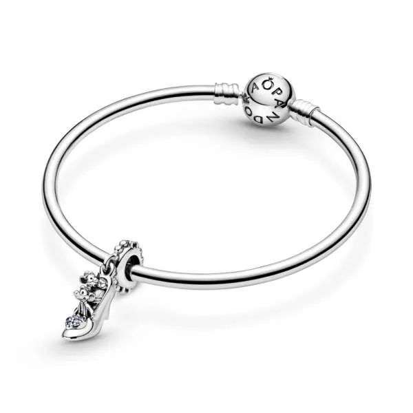 Talisman de tip pandantiv ce reprezintă șoricelul și pantoful din sticlă al Cenușăresei de la Disney