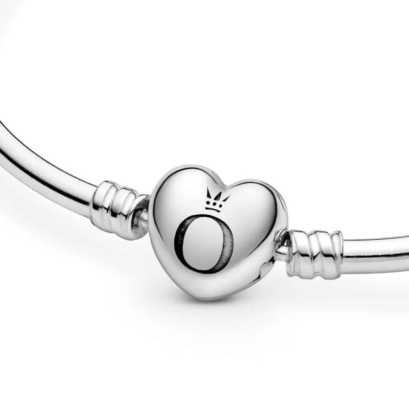 Brăţară bangle Moments din argint, cu închizătoare în formă de inimă cu logo