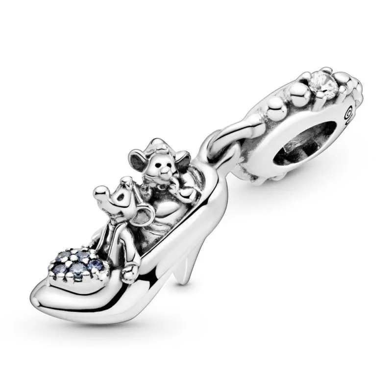 Talisman de tip pandantiv ce reprezintă șoricelul și pantoful din sticlă al Cenușăresei de la Disney