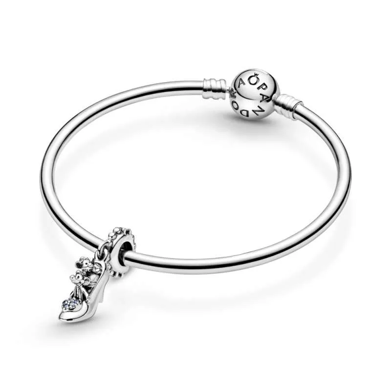 Talisman de tip pandantiv ce reprezintă șoricelul și pantoful din sticlă al Cenușăresei de la Disney