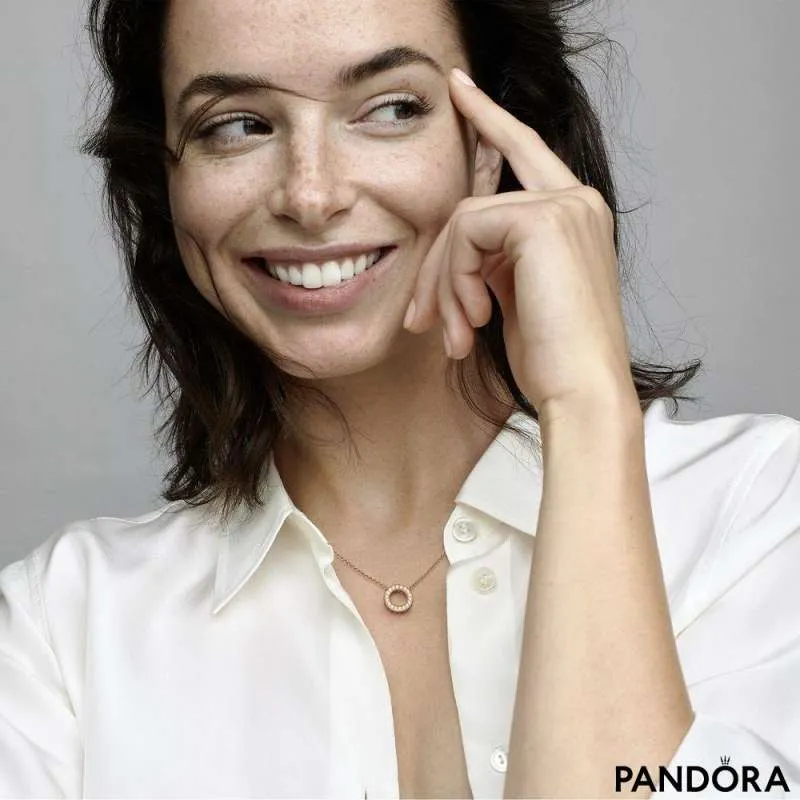 Colier pavé cu logo-ul Pandora