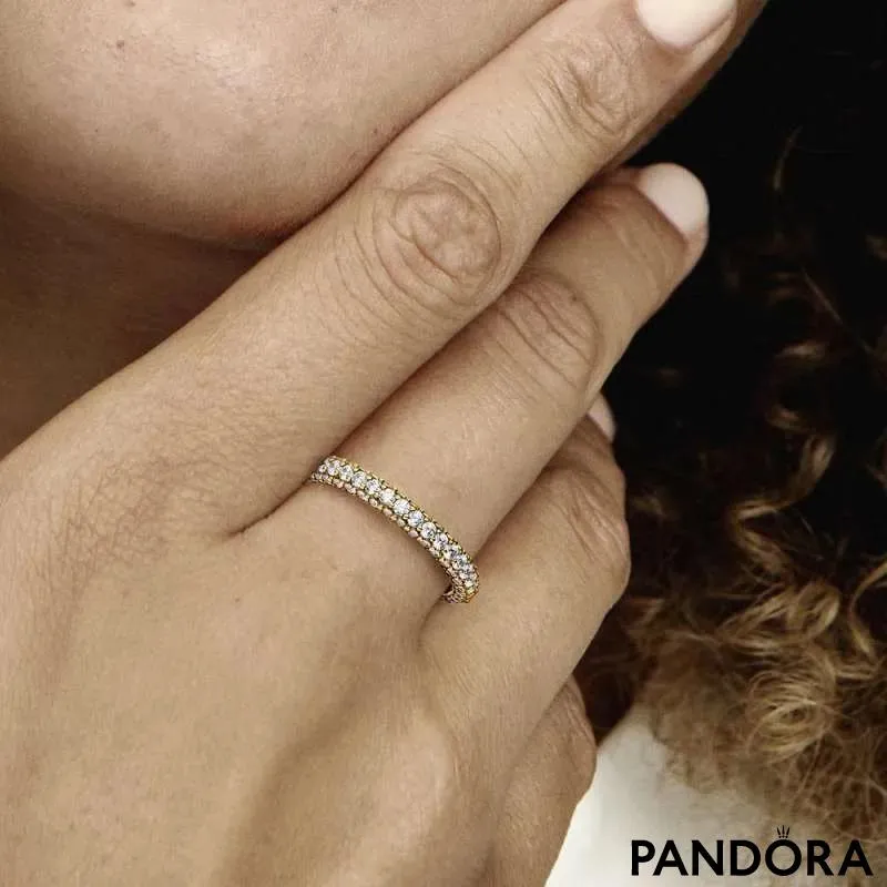Inel cu un singur rând de pietre pavé Pandora Timeless
