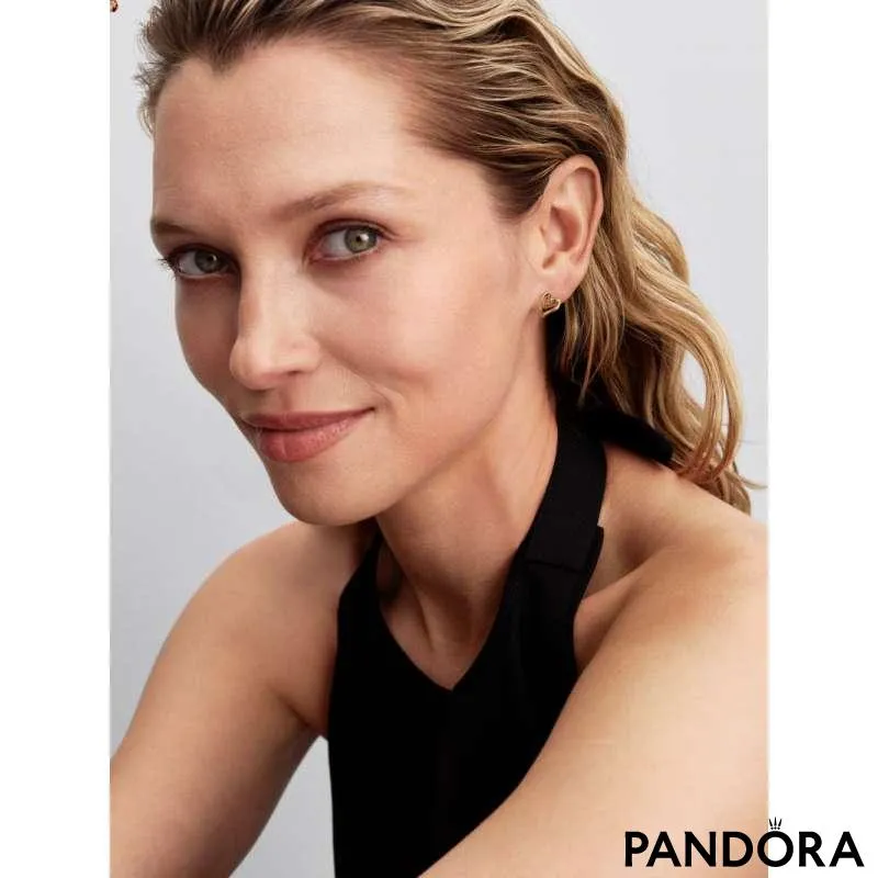 Cercei rotunzi mici cu inimă cu formă organică 