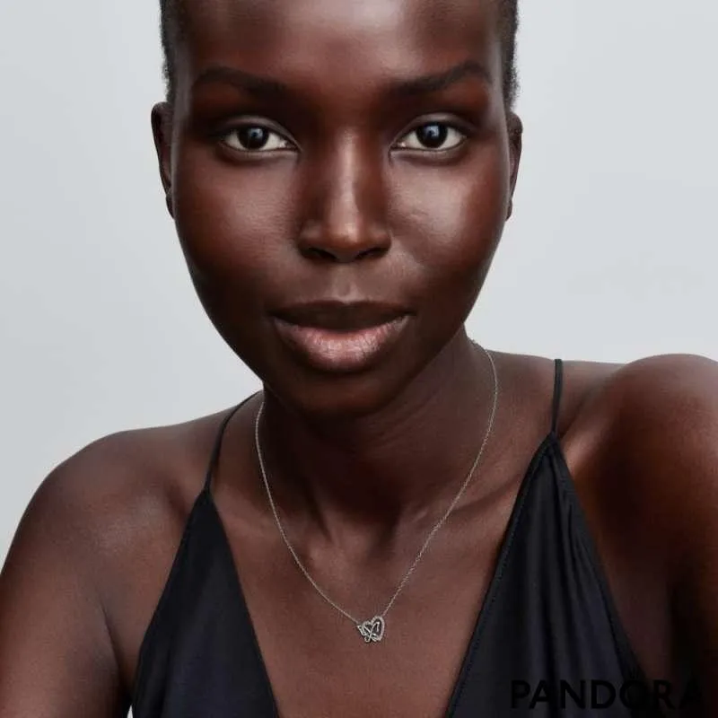 Colier cu pandantiv cu inimă și fluture interconectate 