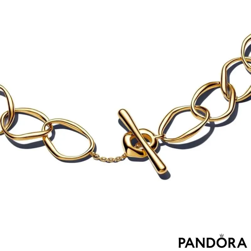 Органично оформленный браслет с кольцами 