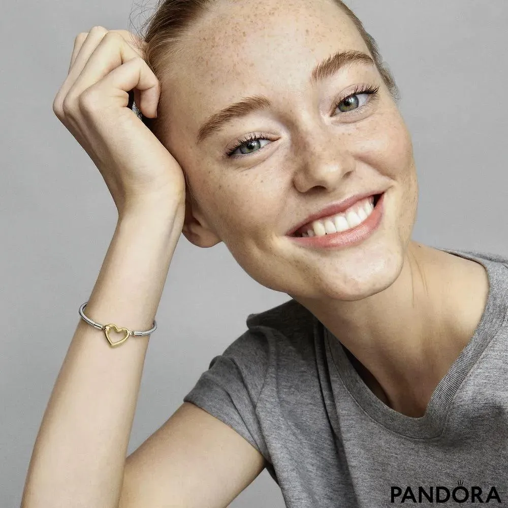 Браслет-змейка Pandora Moments с застежкой в форме сердца