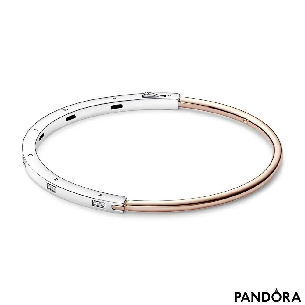 Двухцветный браслет бэнгл Pandora Signature I-D паве