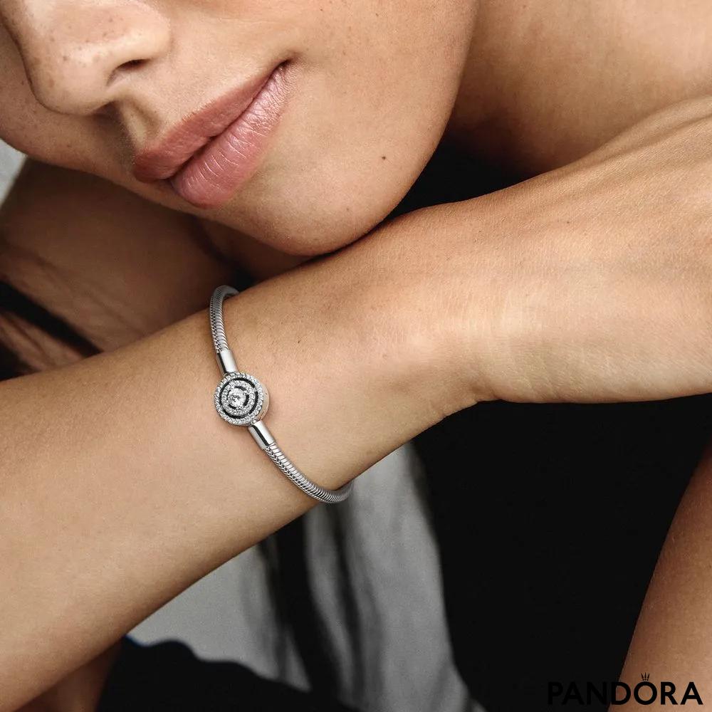 Pandora Moments Site ul oficial al bijuteriilor originale PANDORA SF1 CLIPS SRL