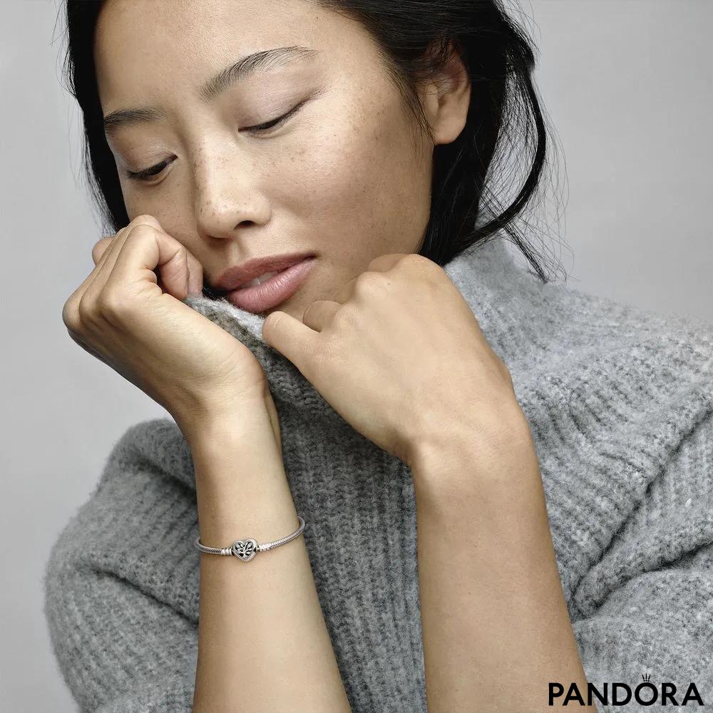 Классический браслет Pandora Moments с застежкой в виде сердца с генеалогическим древом 