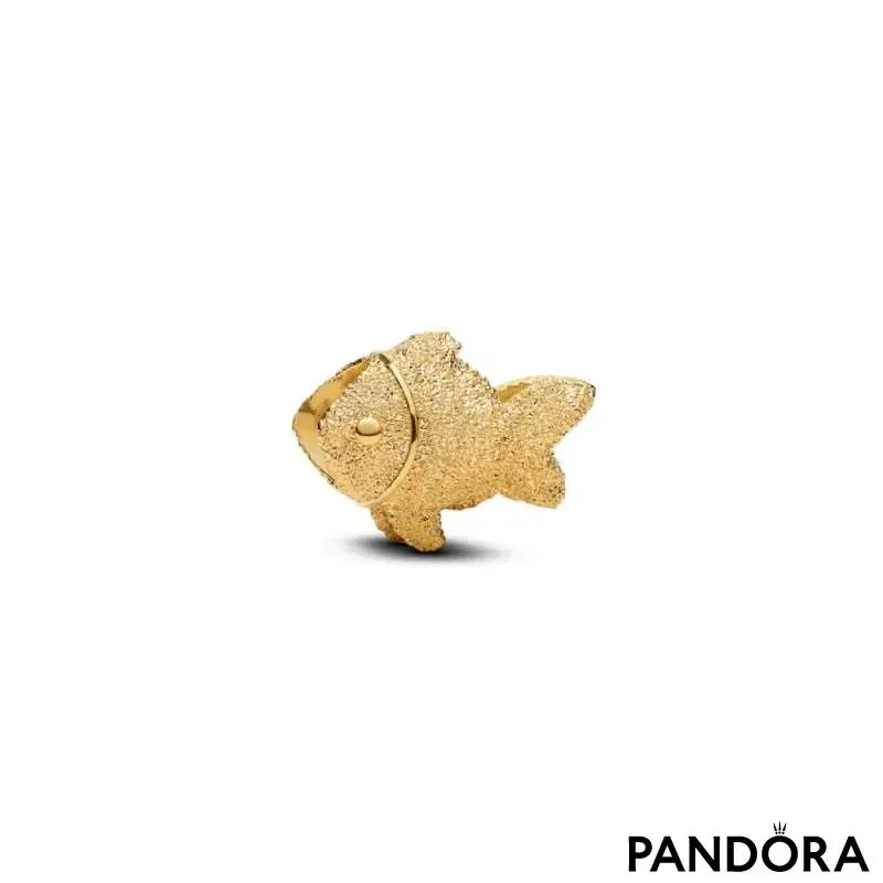 Mini talisman cu pește texturat 