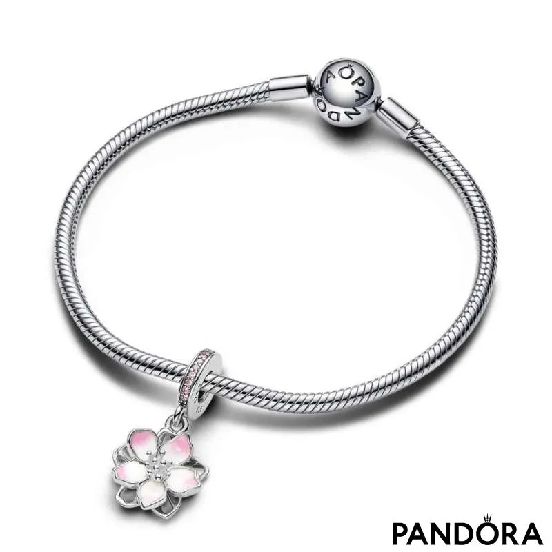 Pandantiv-talisman cu flori de cireș 
