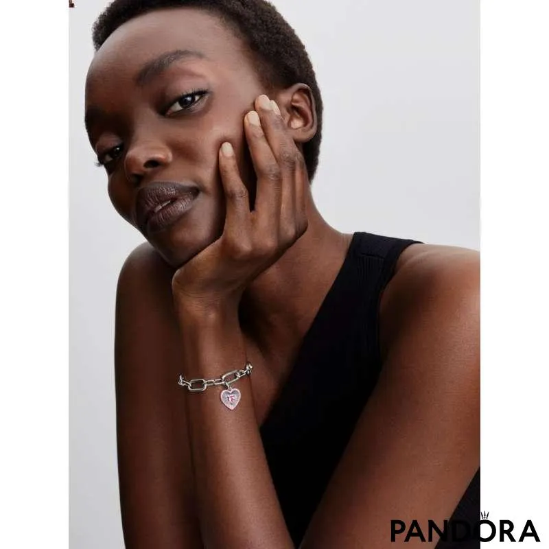 Talisman cu medalion cu inimă roz strălucitoare 