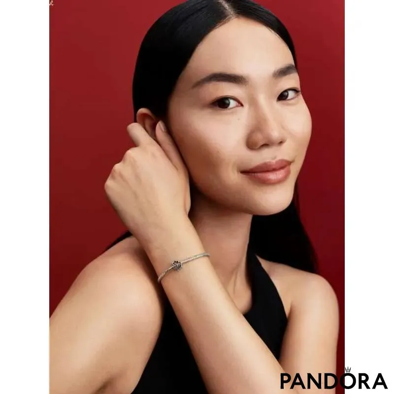 Talisman cu cal și structură dantelată 