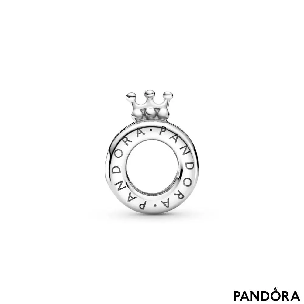 Talisman O cu coroană și logo-ul Pandora 