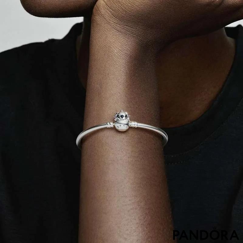 Brățară fixă cu închizătoare Pandora Moments cu Stitch de la Disney