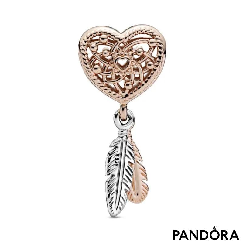 Talisman de tip dreamcatcher cu două pene și inimioară cu structură dantelată