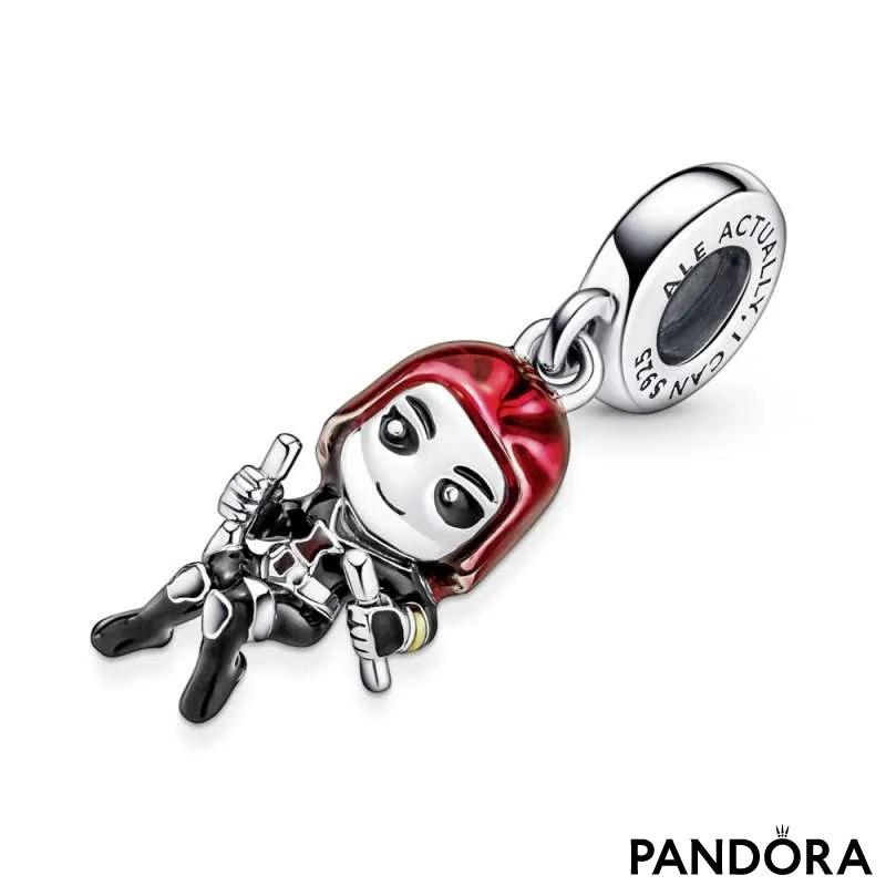 Talisman de tip pandantiv Black Widow din The Avengers de la Marvel