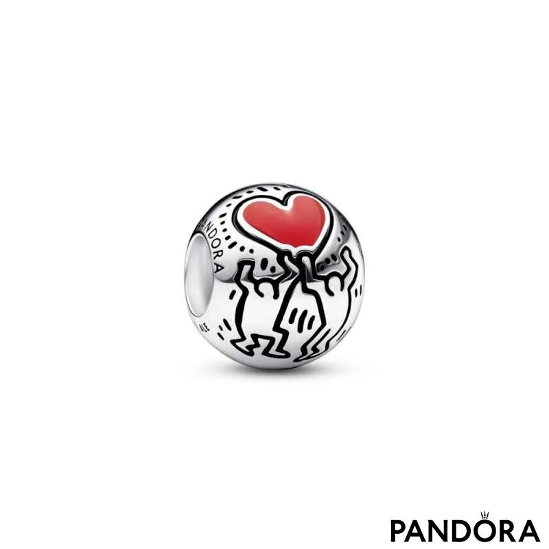 Talisman dedicat iubirii și figurilor Keith Haring™ x Pandora 