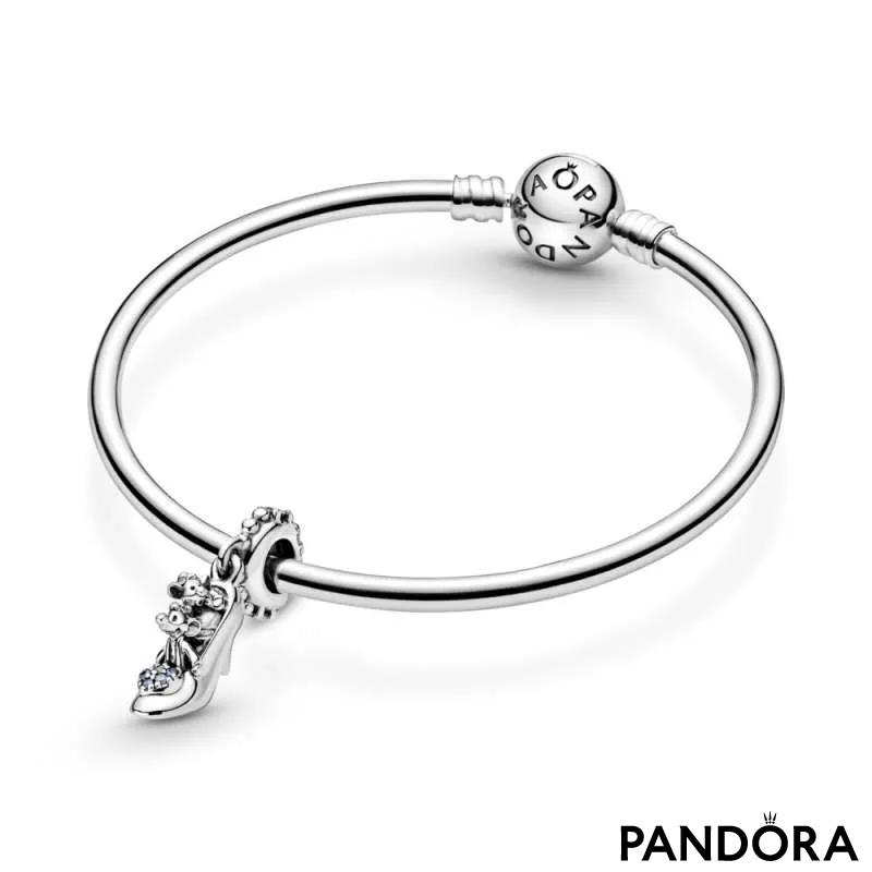 Talisman de tip pandantiv ce reprezintă șoricelul și pantoful din sticlă al Cenușăresei de la Disney